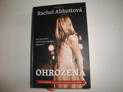 Ohrožená-Rachel Abbottová
