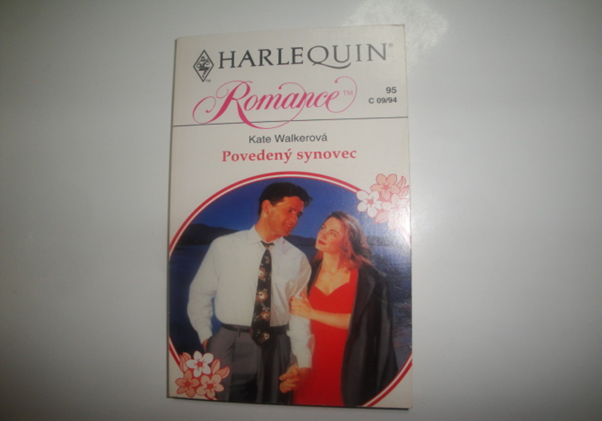 Povedený synovec-Kate Walkerová