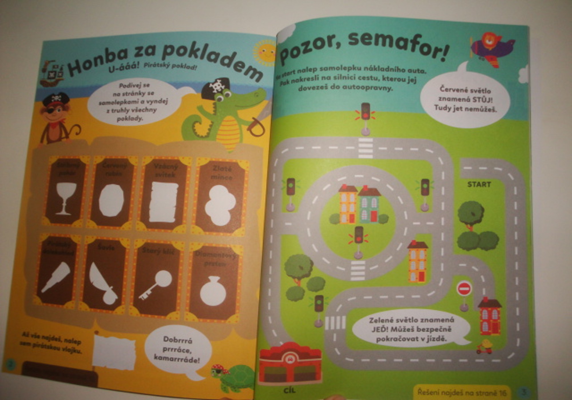 Zábava se samolepkami pro 4leté