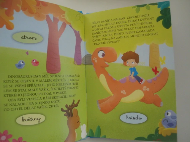 Dinosaurus ve škole