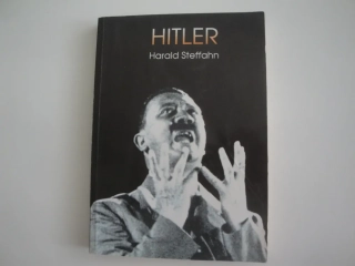 Hitler - Harald Steffahn