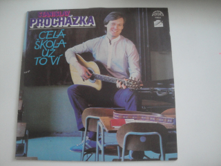 Celá škola už to ví-S.Procházka 