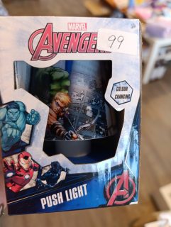 Lampička Avengers