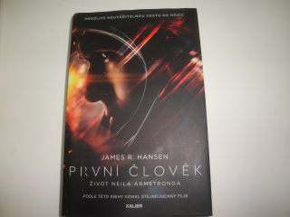 První člověk-život Neila Armstronga - James R.Hansen 